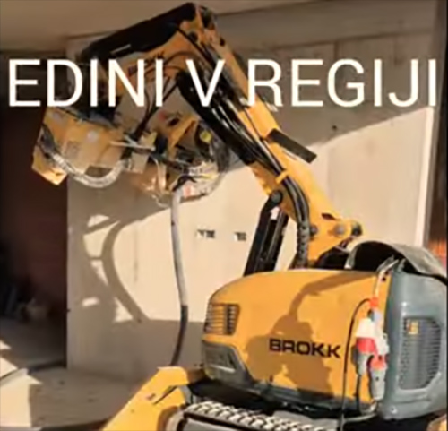 Edini v regiji pri odstranjevanju barve iz sten